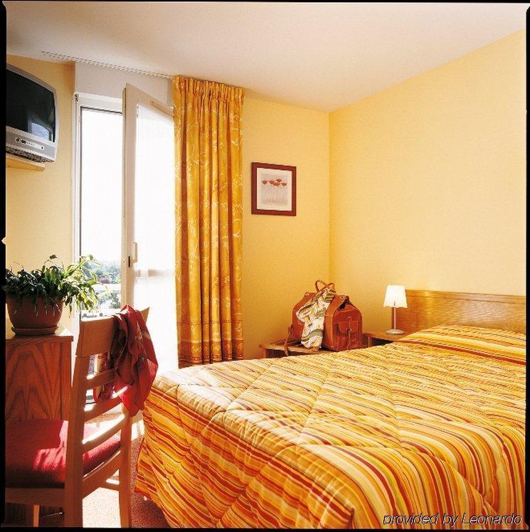 Brit Hotel Les Alizes Pornic Exterior foto